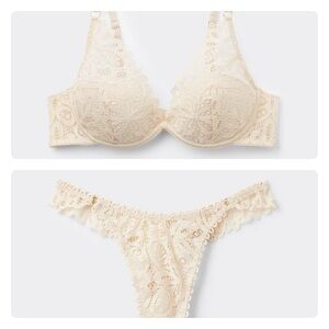 Intimissimi Elena Balconette Bra & ‘80s Style Brazilian Thong